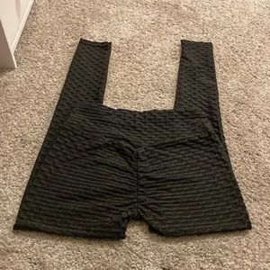 TIK TOK LEGGINGS, booty scrunch leggings